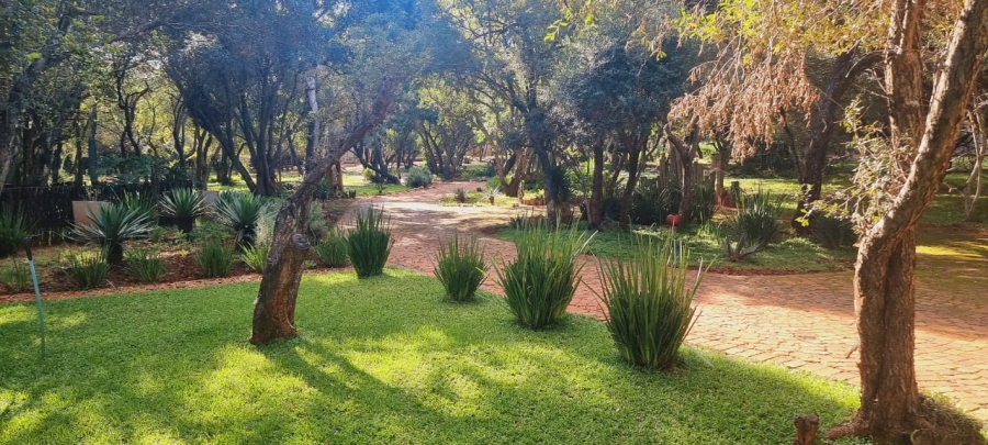 8 Bedroom Property for Sale in Kshane North West